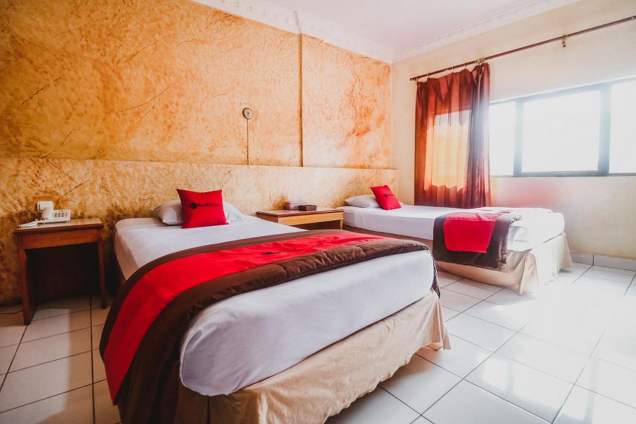 Reddoorz Plus Near Jambi Prima Mall Dış mekan fotoğraf